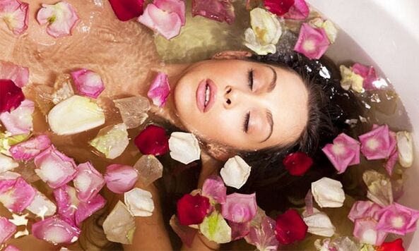 Bathing with oil can enlarge breasts